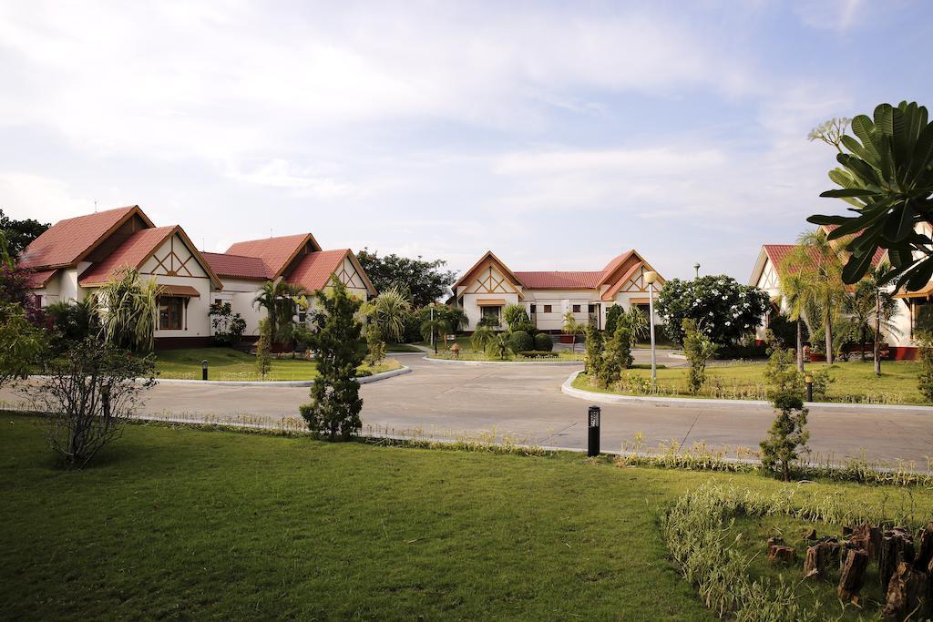 Myat Taw Win 3*